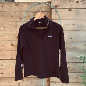 Patagonia - Women’s M 1/4 zip light fleece pullover